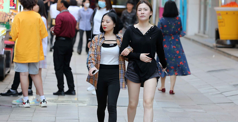 潍坊：最高气温一升再升  市民“轻装”上阵