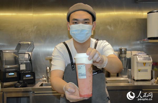 从卖奶茶的到调饮师消费升级助力饮品行业加速转型