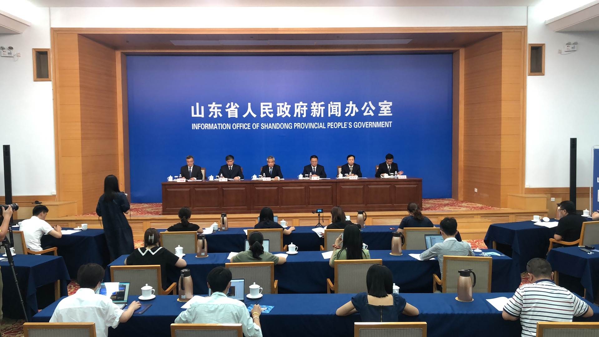 上半年山东省经济社会发展情况发布会