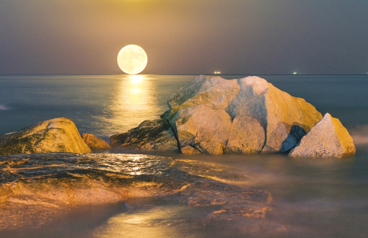 日照:海上生明月 天涯共此时