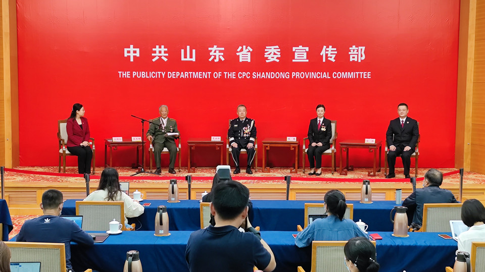 “致敬政法英雄 争做忠诚卫士”记者见面会