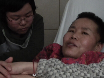 父亲车祸身亡母亲又患脑瘤 泰安女孩急需救助