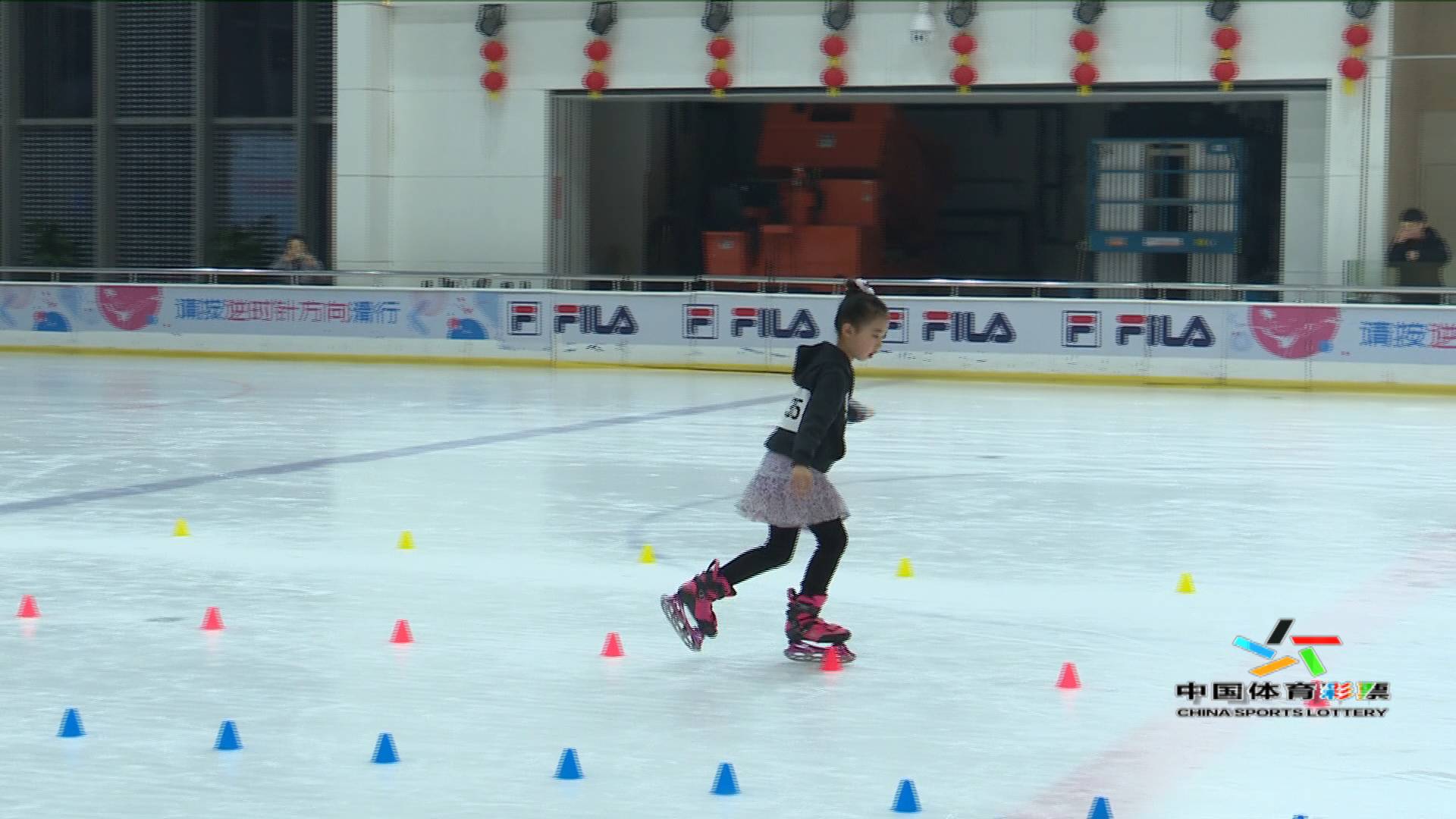 淄博赛区看比赛：冰上自由式轮滑