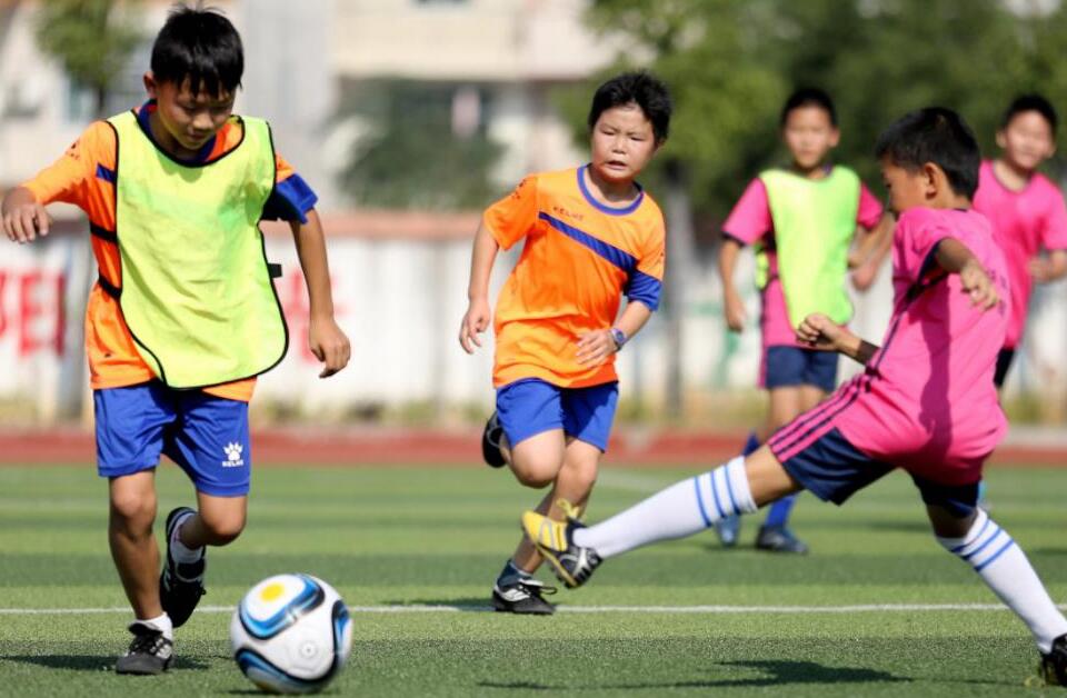 中国城市少儿足球联赛济南赛区打响