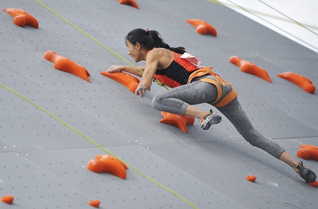 山东省攀岩锦标赛在宋江武校攀岩基地举行