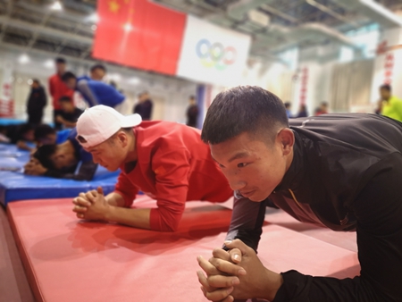 山东省拳跆运动管理中心组织进行冬训体能测试 