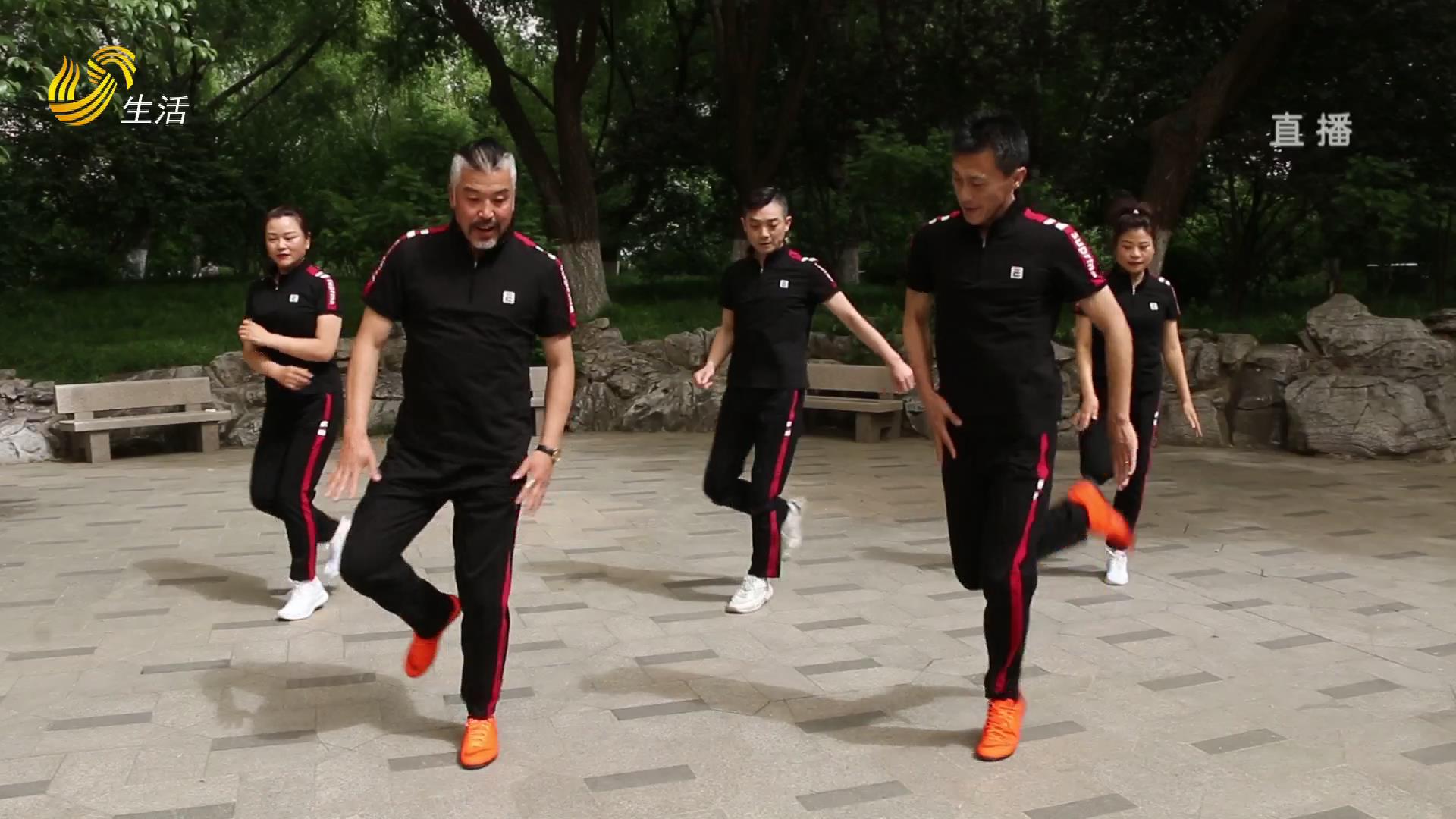 中国式养老-曳步舞为啥流行于中老年人？