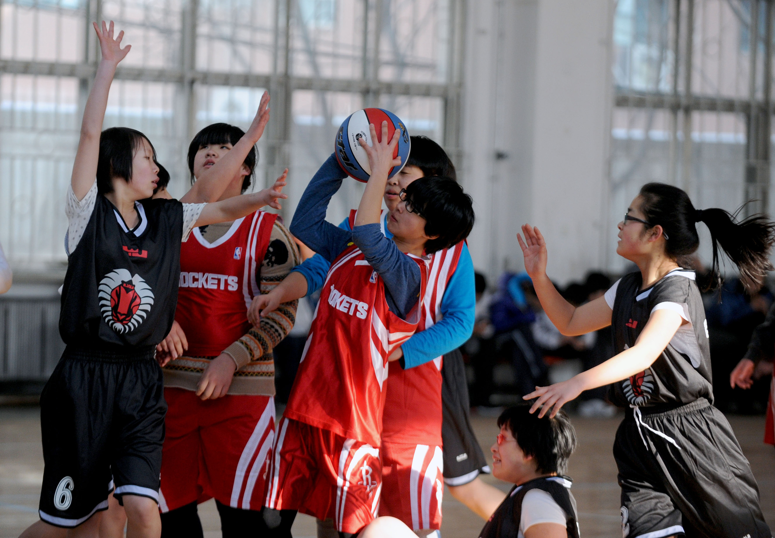 聊城： 2020山东省中学生体育联赛篮球比赛顺利举行
