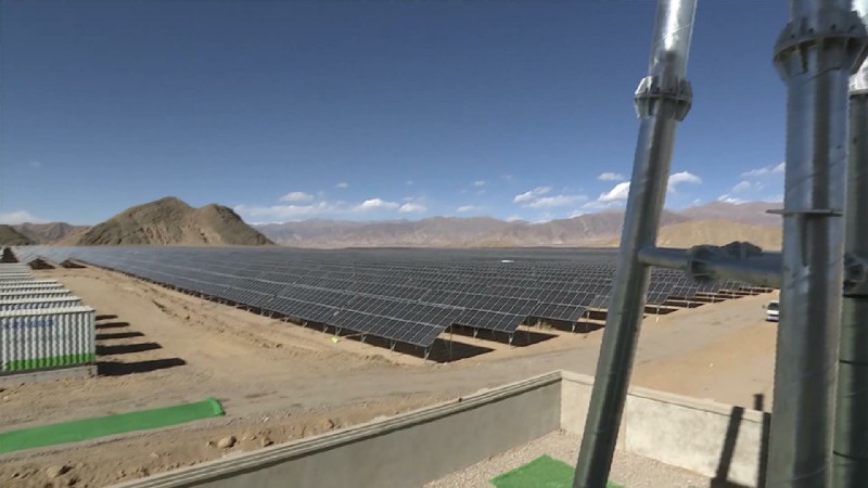 西藏最大光伏储能综合示范项目在日喀则并网发电