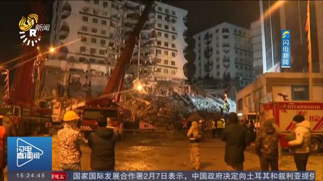 【关注土耳其强震】天气恶劣影响搜救