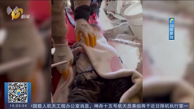 【关注土耳其强震】土耳其强震后救援持续 中国救援队救出首位幸存者