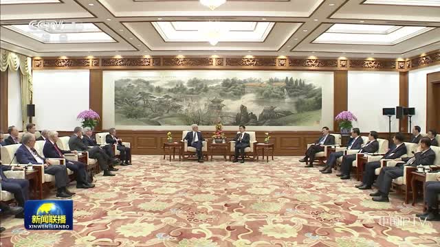 韩正会见清华大学经济管理学院顾问委员会委员代表