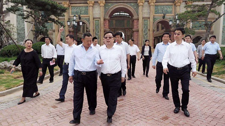 齐河泉城欧乐堡动物王国正式开园 杨洪涛出席仪式