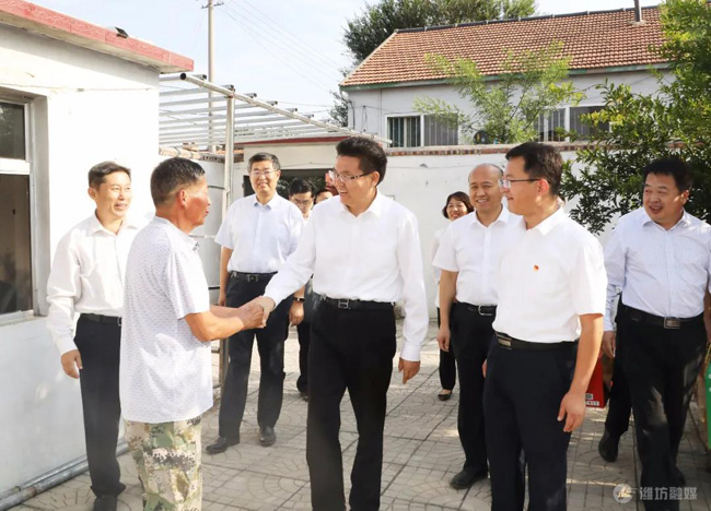 潍坊市 田庆盈 活动报道 田庆盈来到昌乐县红河镇贾家成官村,首先听取