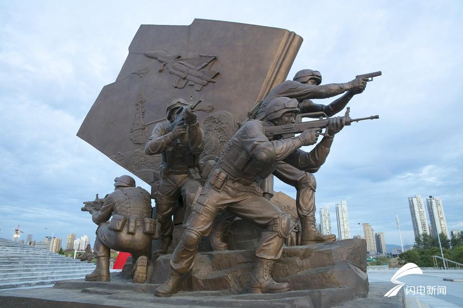 南昌军事雕塑广场图片