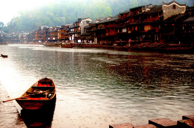 长假有雨去哪玩给你推荐几款最适合雨天旅游的景区