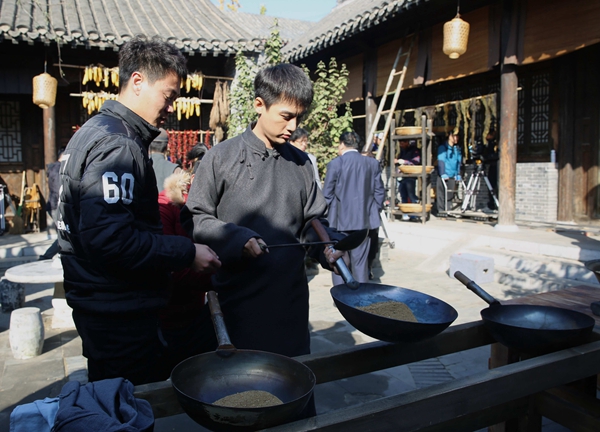 弘扬鲁菜文化电影味之道在台儿庄古城开机