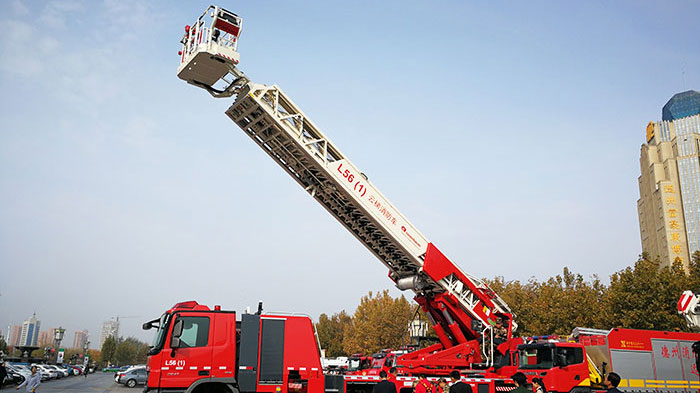 112米消防车图片