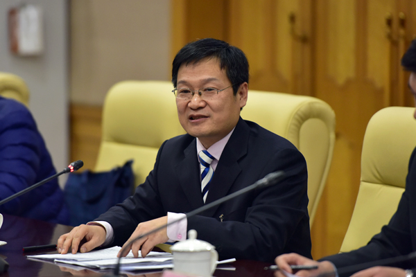 群众代表刘德山:"医养结合"养老需设立长期照护保险制度