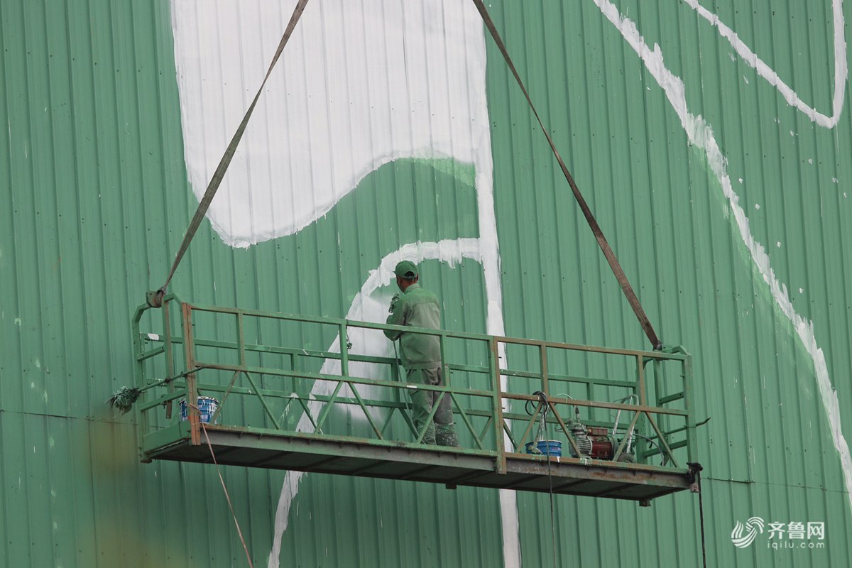 惊现绿色森林 滨州创意墙绘扮靓老厂房