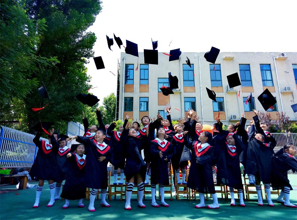 淄川区西河镇中心幼儿园的小可爱们拍摄了一组萌萌哒的照片