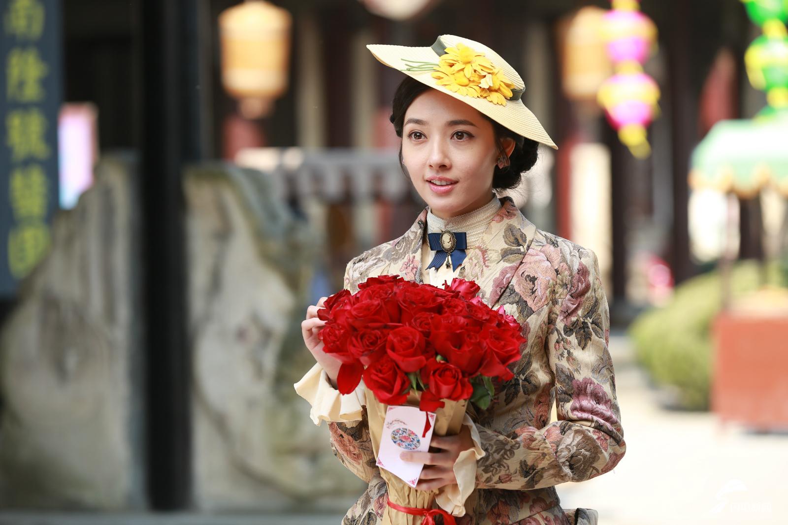 郭碧婷在以往的现代剧中,时尚青春颜值爆表,引无数粉丝疯狂.