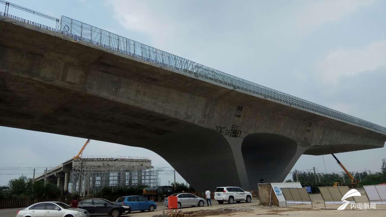 67国内最重v型墩转体桥成功转体潍日高速全线贯通即将提前建成通车