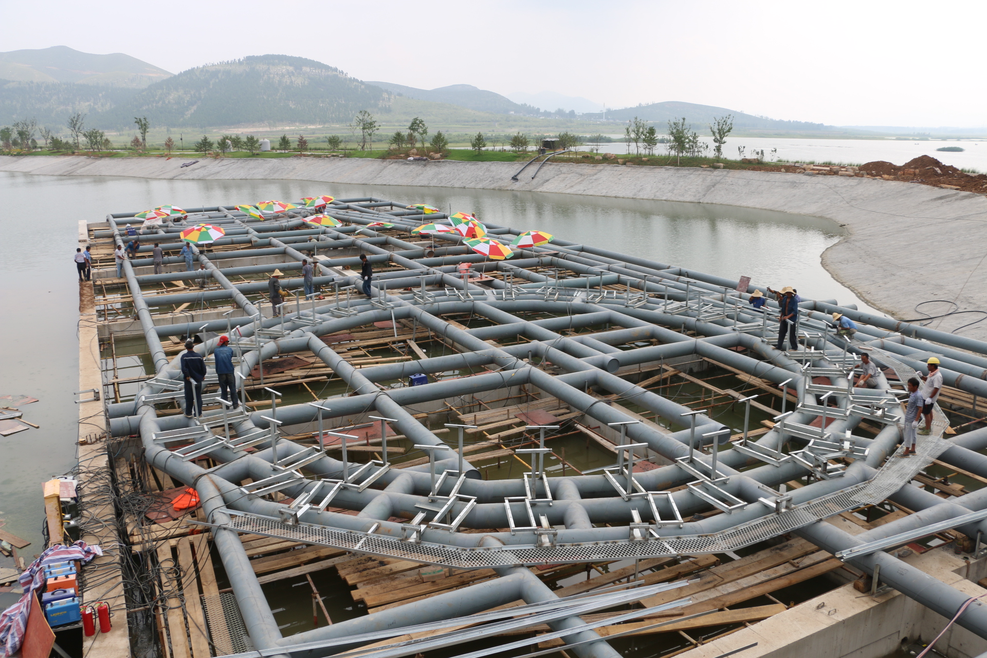 曲阜尼山圣境礼仪广场音乐喷泉加紧进行安装施工