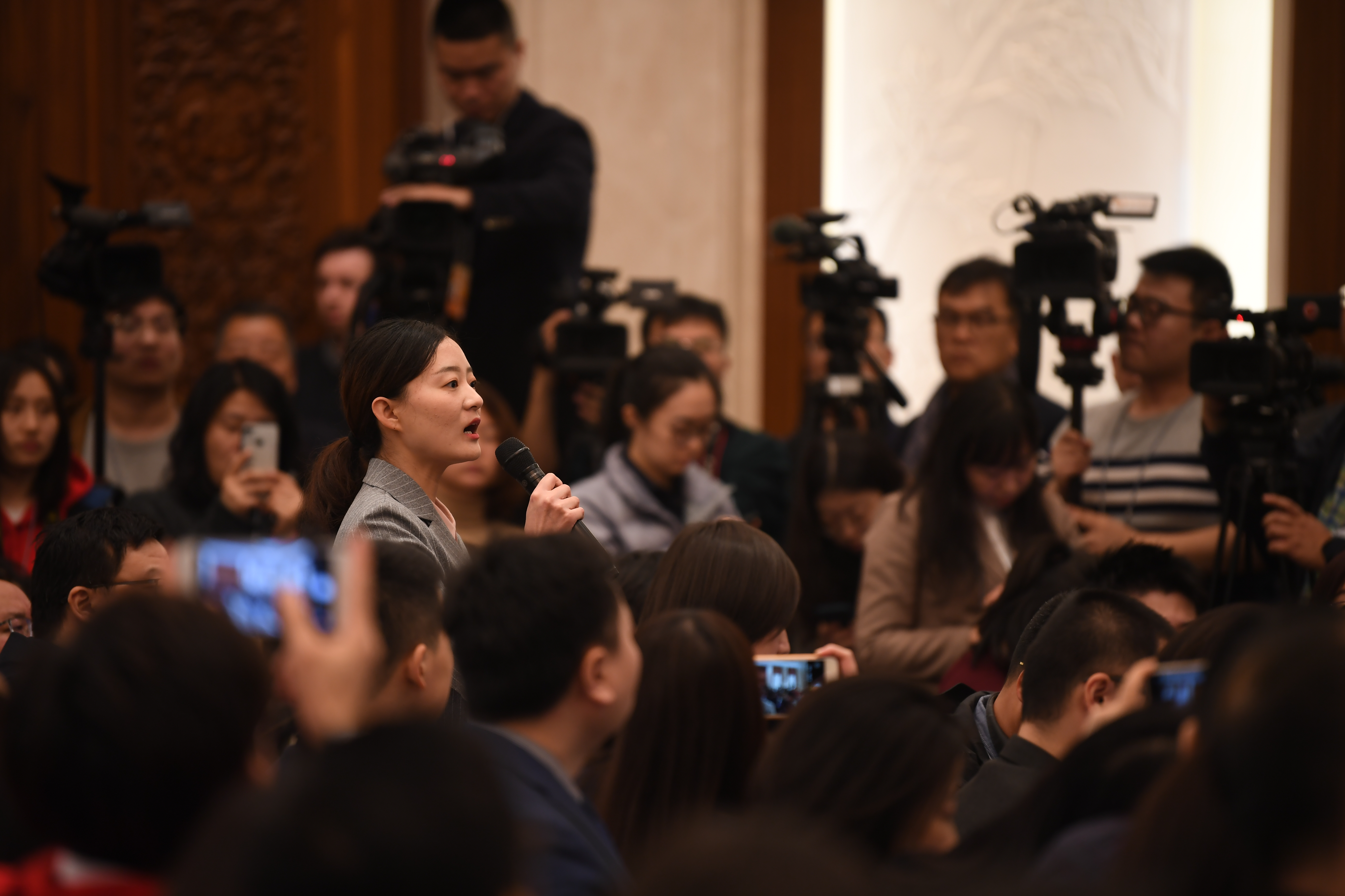 張業遂：把人工智能方面立法列入抓緊研究項目