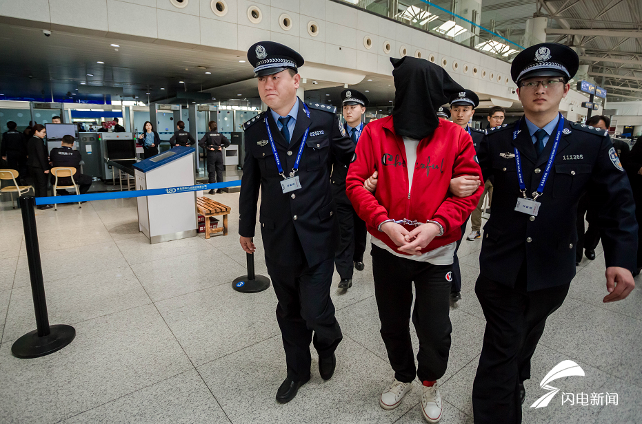 中国警方遣返两名韩国籍涉毒逃犯缴获冰毒17公斤