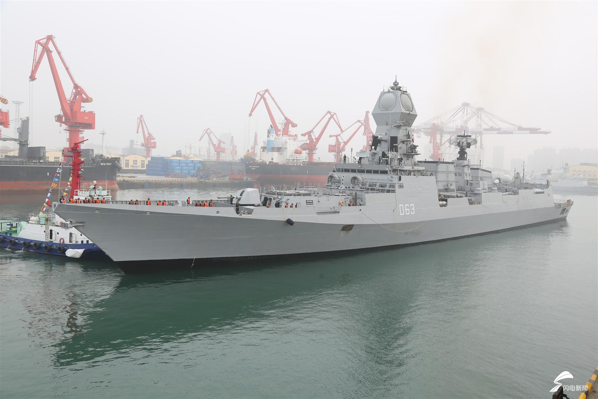 参加多国海军活动的外国军舰陆续抵达