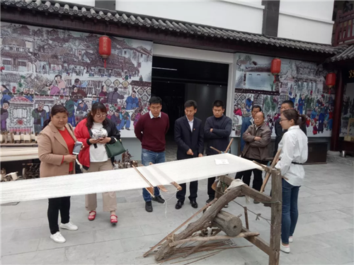 齐鲁网4月23日讯近日,在广饶县稻庄镇副镇长刘文钊,镇统战委员燕德的