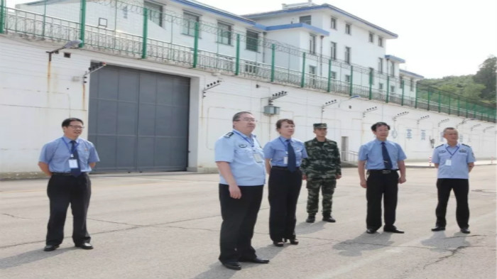 威海市检察院党组书记检察长连业文到文登区看守所指导检查工作