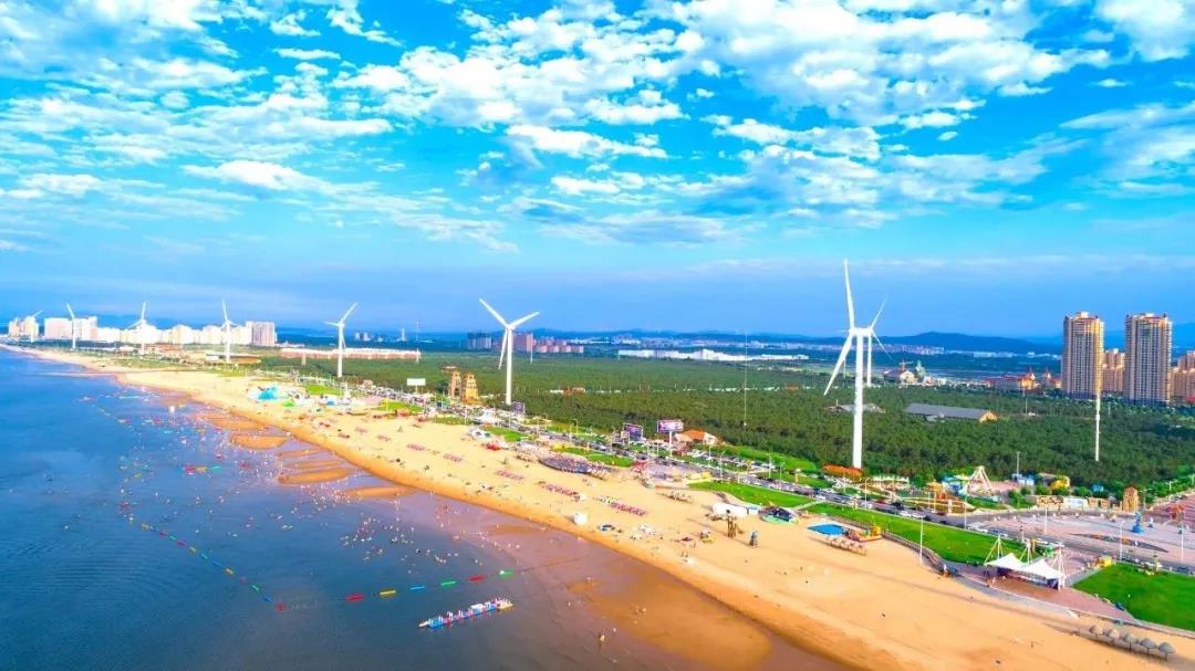 夏日荣成海边成为一道靓丽的风景线