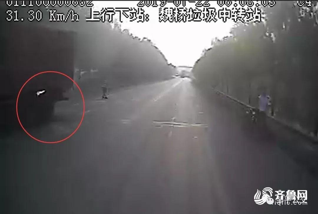 路遇大貨車起火.jpeg