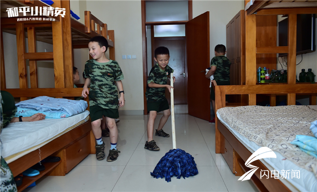 和平小精英军事夏令营火热开营挑战豆腐块军被