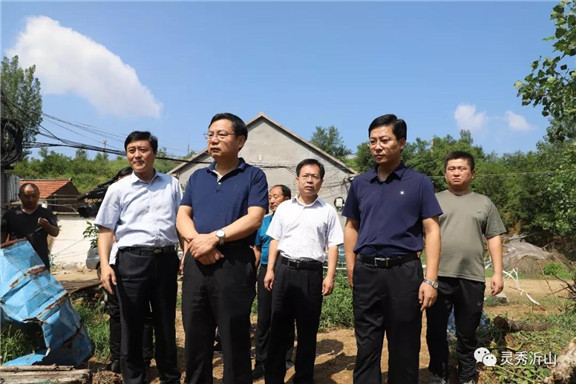 临朐县委副书记县长田元君到沂山风景区指导抗洪救灾工作