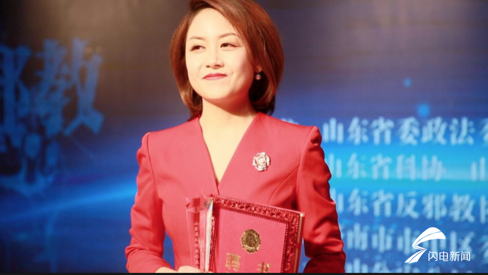 作为山东广播电视台农科频道的年轻主持人,崔瑛娇深受全省电视观众