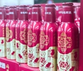 臘月忙年 青島啤酒熱銷(xiāo)年貨市場(chǎng)