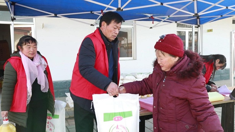 泰安肥城市汶阳镇西徐村开展过暖冬迎新年活动