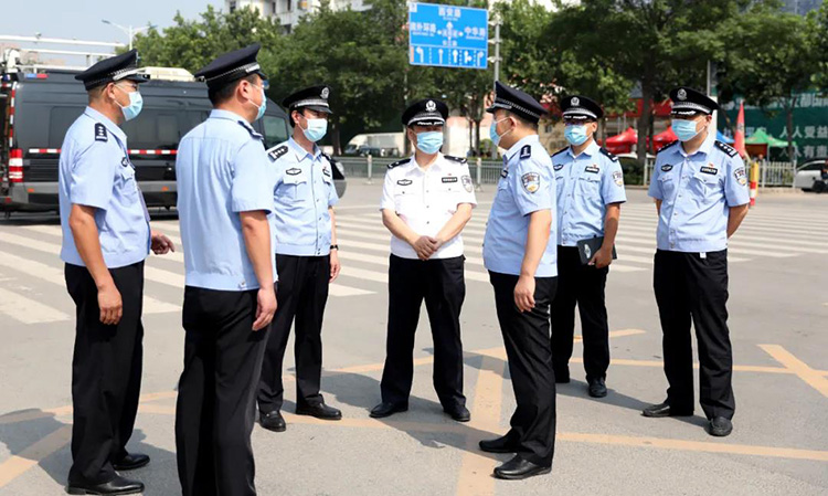 护航高考菏泽市公安局牡丹分局在行动