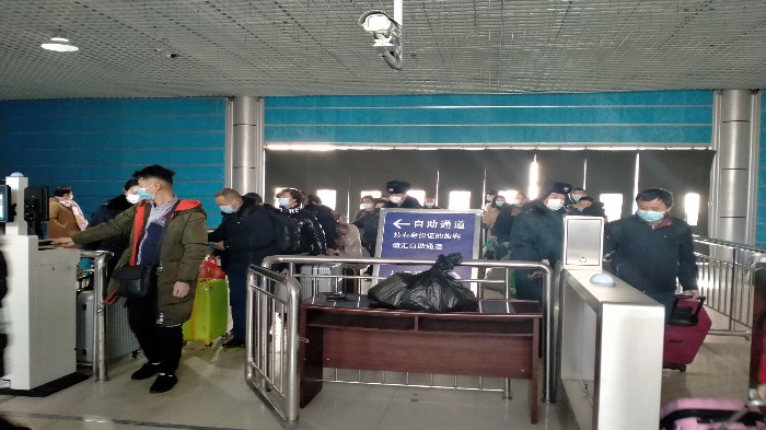 威海文登火车站部分旅客列车停运