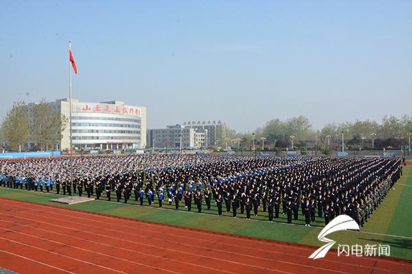 2 学院4000余学生集体诵读国学经典.JPG