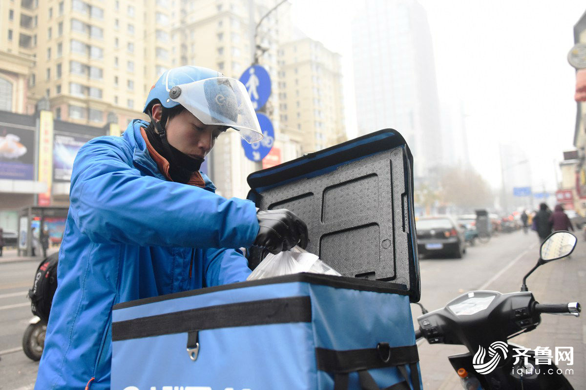 济南外卖小伙获封跑单王背后一年跑45000公里接15462单