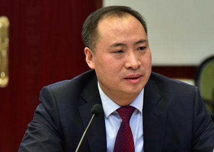 省人大代表宫本杲:实施新旧动能转换  引领新能源汽车发展潮流