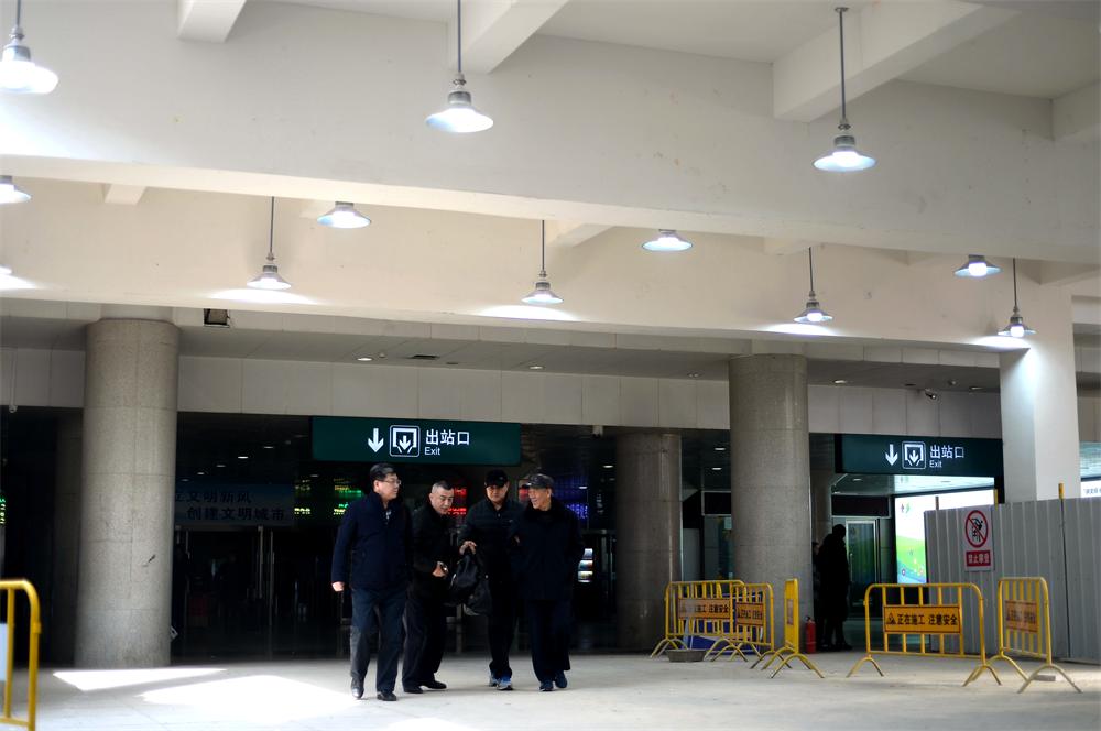 济南火车站进站口改造完成36个进站验票通道春运开启