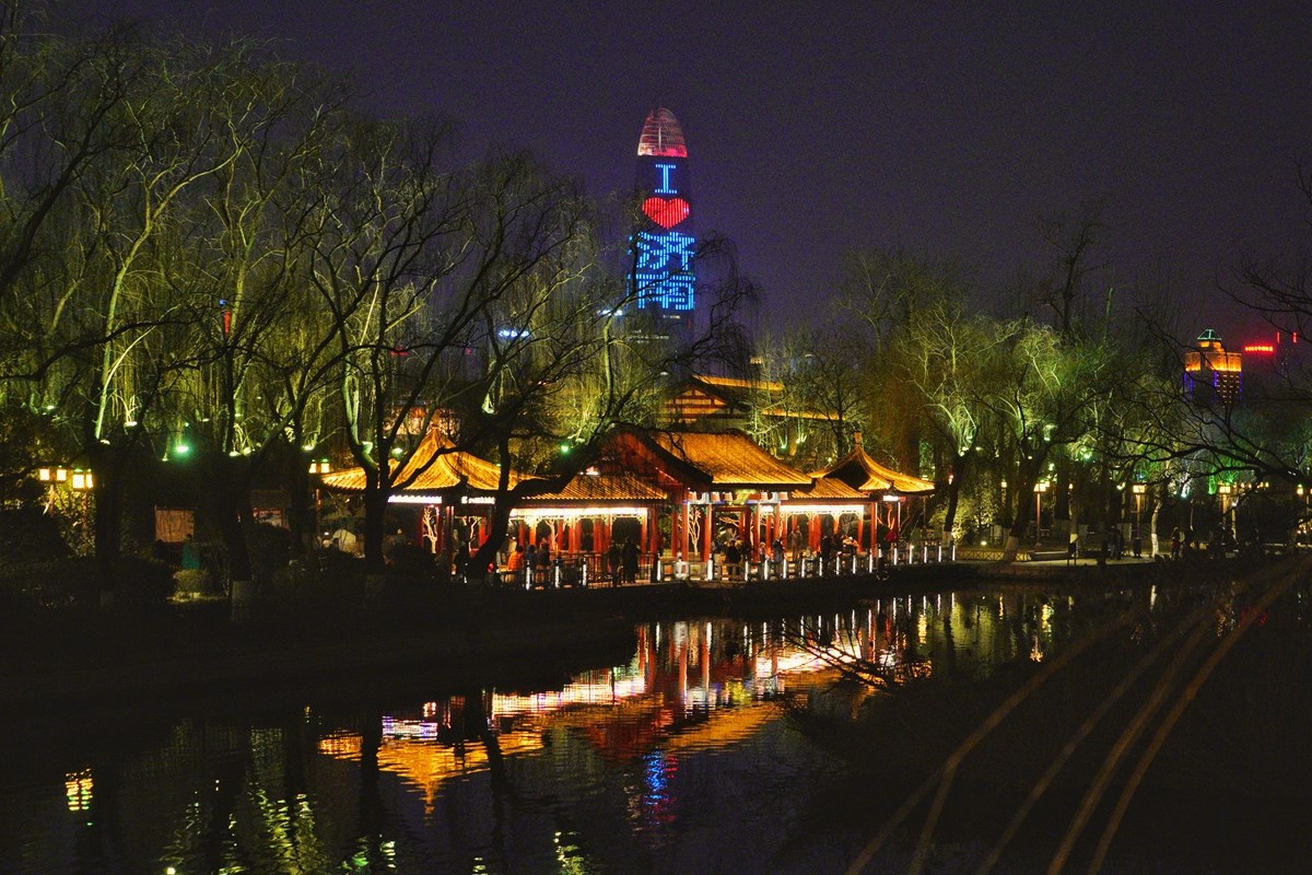 2021大明湖灯光秀图片