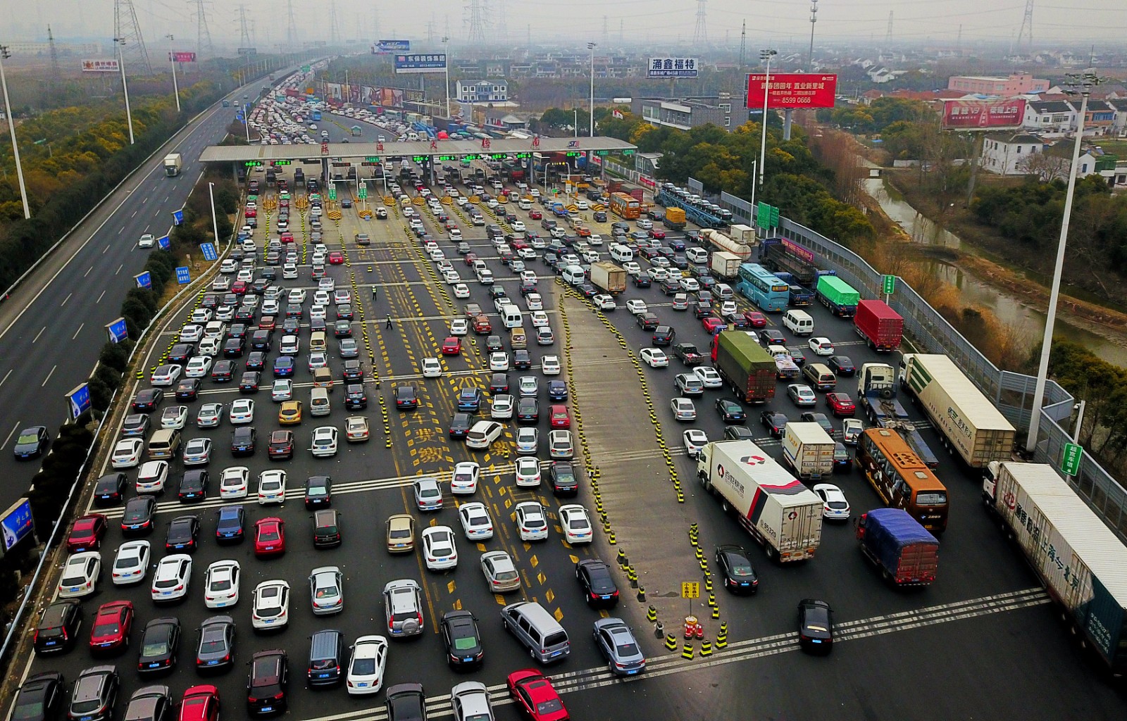 這是高速返鄉路上的車流,你哪天回家?