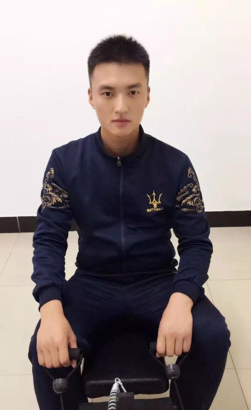 新春福利高颜值兵哥哥军便装对比照大放送速收藏