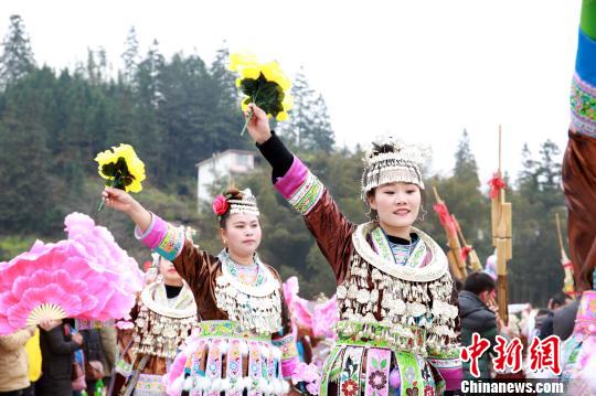 融水县滚贝乡第一美女图片